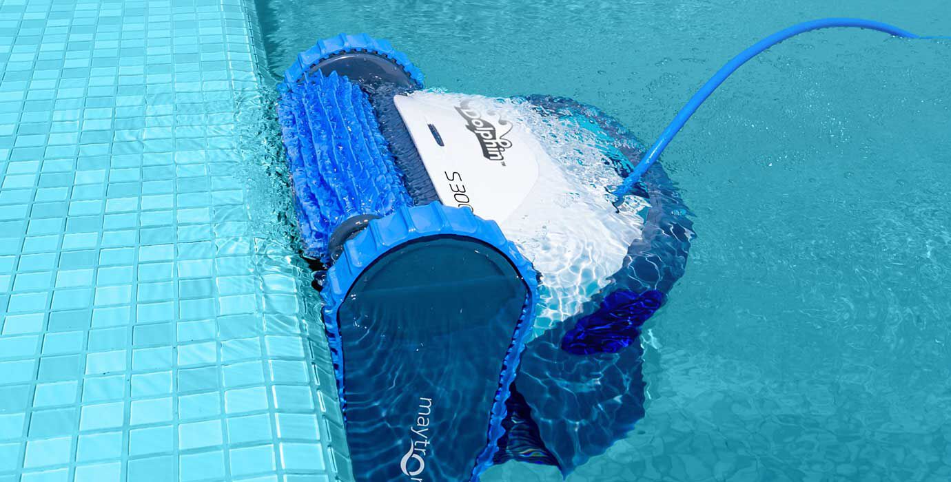 Robot nettoyeur piscine Dolphin S300i - Ella Piscine