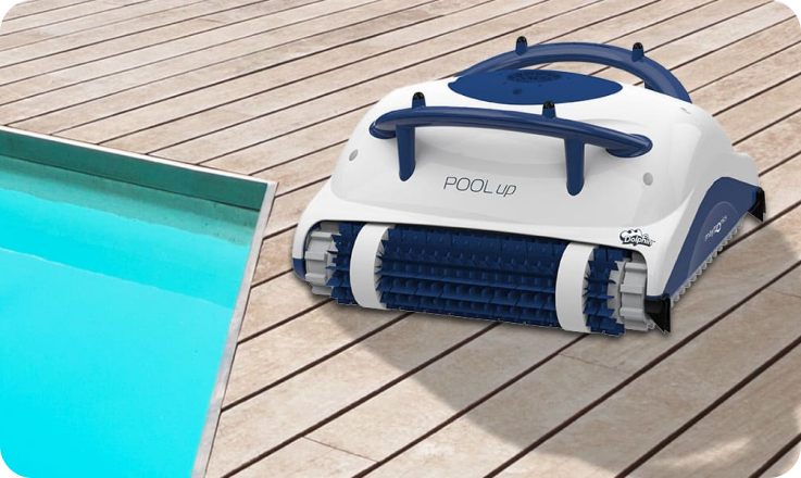 Un robot nettoyeur de piscine contrôlable à distance à tout moment